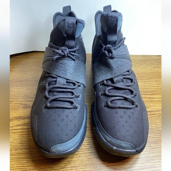 Nike Lebron XIV 14 Limited Zero Dark Thirty Mens Size 12 Black 852402-002 - Picture 2 of 14